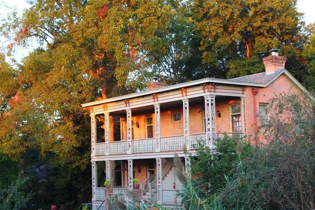 Corners Mansion Inn - A Bed And Breakfast Vicksburg Exterior photo